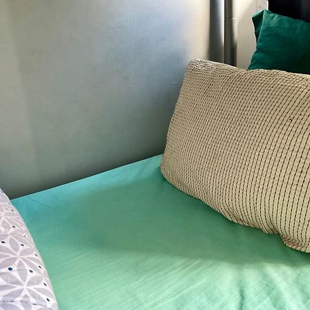 Female-Dortoir Femme -Dorm Shared Room Paris Bobigny Kültér fotó