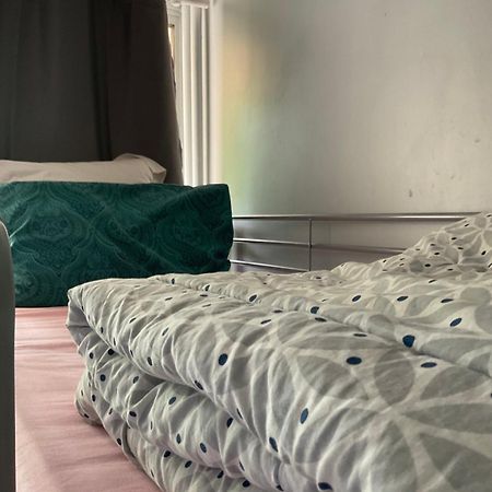 Female-Dortoir Femme -Dorm Shared Room Paris Bobigny Kültér fotó