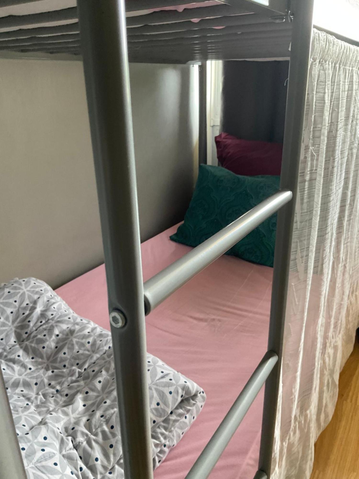 Female-Dortoir Femme -Dorm Shared Room Paris Bobigny Kültér fotó