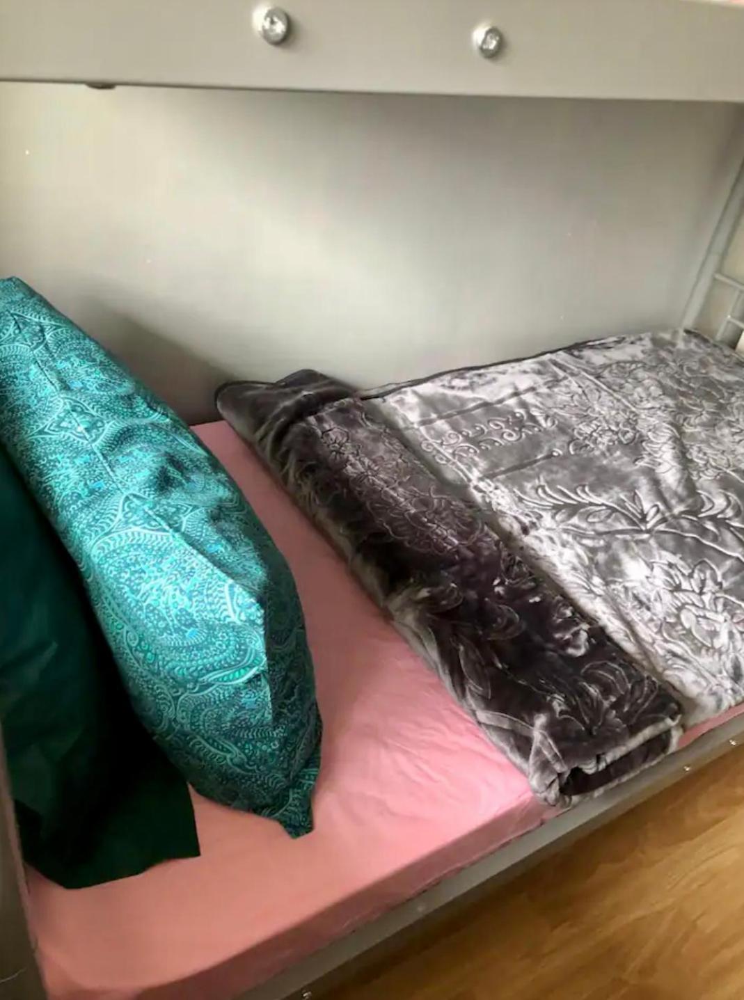 Female-Dortoir Femme -Dorm Shared Room Paris Bobigny Kültér fotó